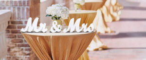 Mr and Mrs wedding sign